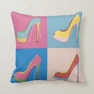 Coussin LOUBOUTIN dans le style