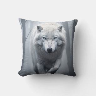 Coussin Loup blanc dans la forêt de Foggy