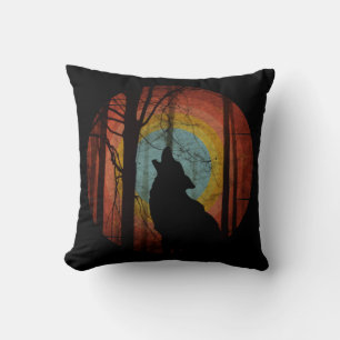 COUSSIN LOUP DANS LA FORÊT BOISÉE
