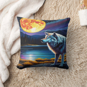 Coussin Loup majestueux sous Pleine lune brillante au lac