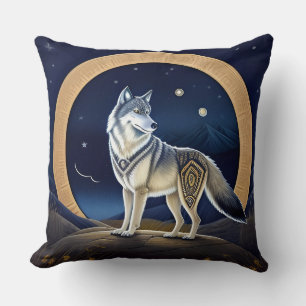 Coussin Loup majestueux sous un ciel étoilé