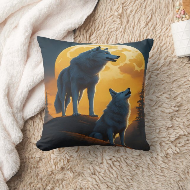 Coussin Loups majestueux hurlant sous le feu de la Lune (Couverture)