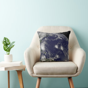 Coussin L'Ouragan Irene Traverse Les Bahamas.