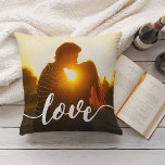 Coussin Love Script Overlay Photo<br><div class="desc">Ramasse-toi avec amour ! Ajoutez votre photo préférée de tous les jours,  fiançailles ou mariage à cet oreiller de carré "love" dans un élégant script blanc écrit à la main le long du fond. Le coussin revient à un subtil motif en losange gris et blanc pointillé.</div>