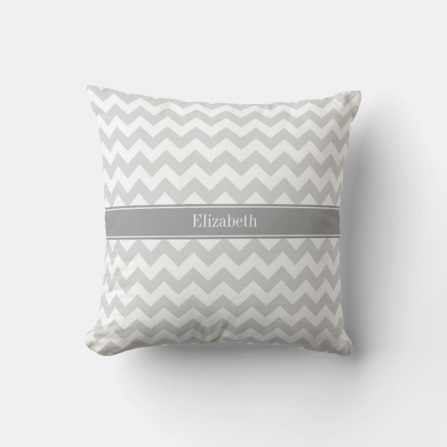 Coussin Lt Gris Chevron Blanc Nom Monogramme Gris (Recto)