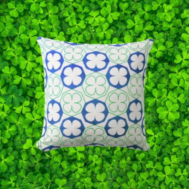 Coussin Lucky Clover Throw Pillow (Créateur téléchargé)