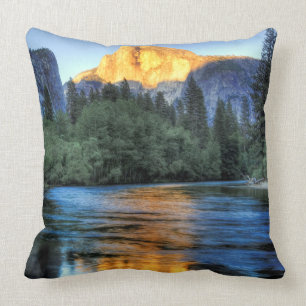 Coussin Lumière d'or sur demi de dôme