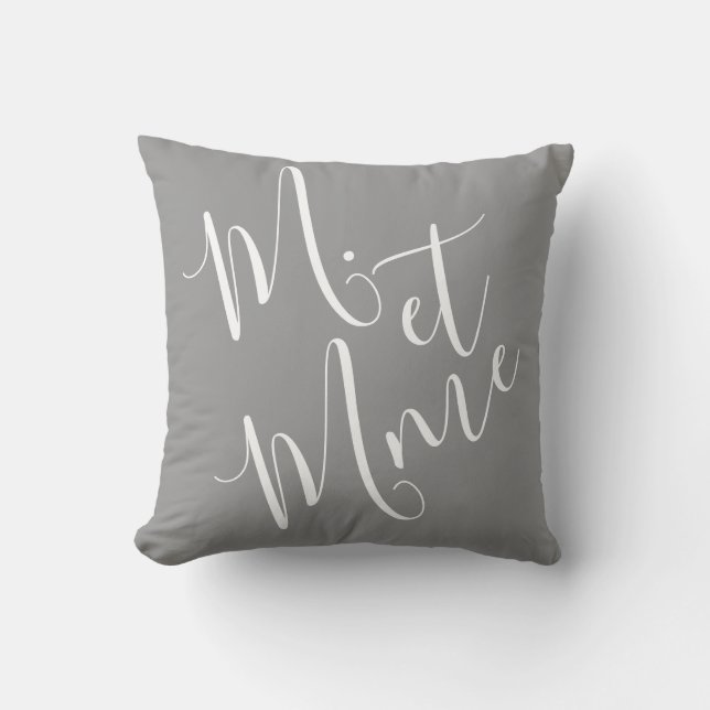 Coussin M. et Mme Calligraphy Gray (Recto)