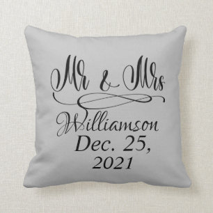Coussin M. Et Mme Throw Pillow