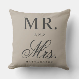 Coussin M. et Mme Throw Pillow