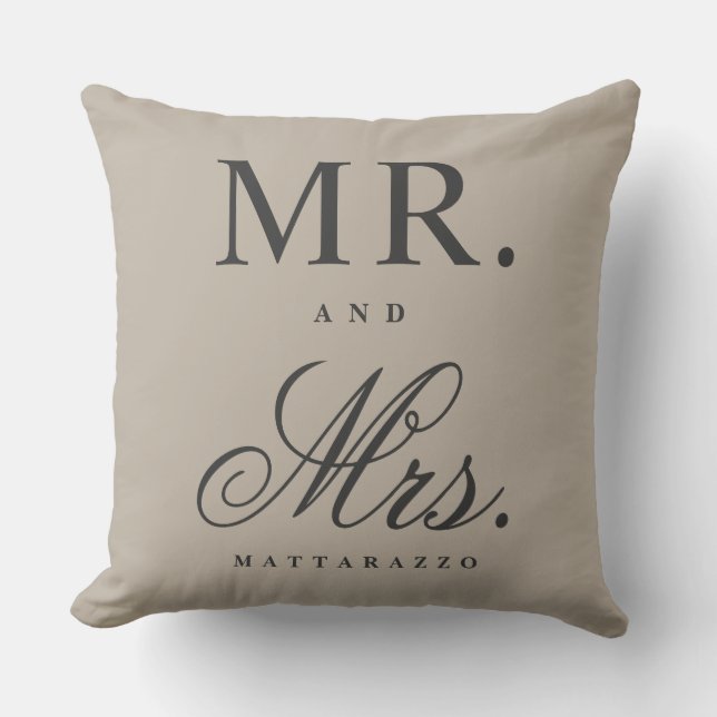 Coussin M. et Mme Throw Pillow (Recto)