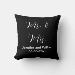 Coussin M. & Mme Elegant Script Noir Blanc Noms Mariage