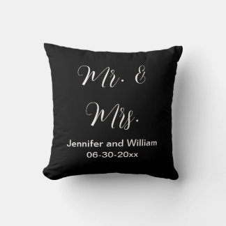 Coussin M. & Mme Elegant Script Noir Blanc Noms Mariage