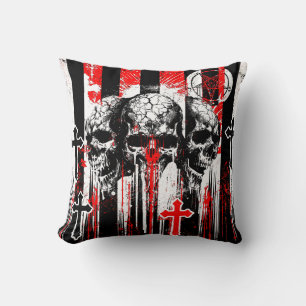 Coussin Macabre Elégance : Crânes et croix en Cha gothique