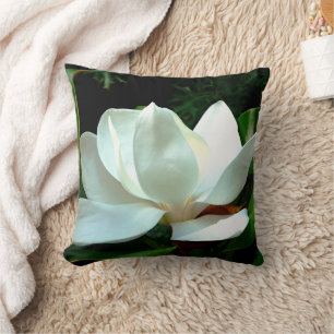 Coussin Magnolia Closeup