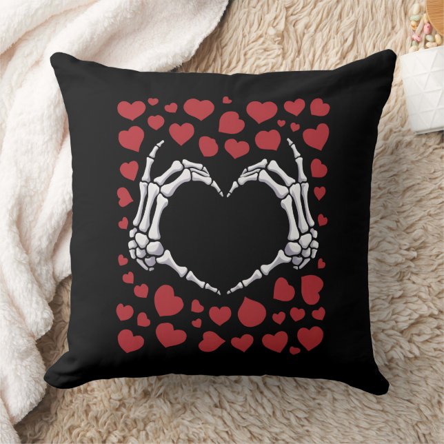 Coussin Main de squelette cœur os drôles de la Saint-Valen (Couverture)