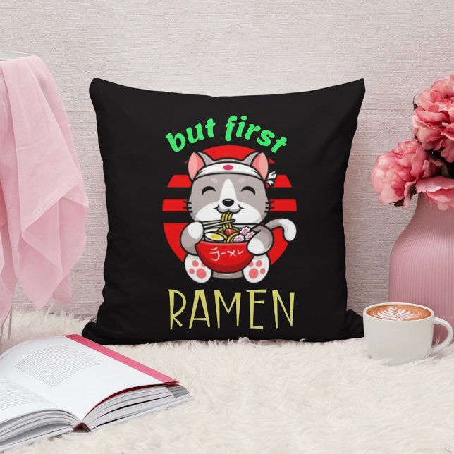 Coussin mais premier Ramen. mignon chat manger Ramen (Créateur téléchargé)