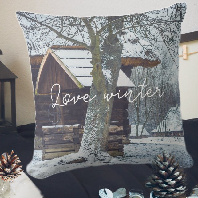 Coussin Maison de campagne dans la neige (Créateur téléchargé)