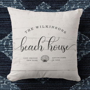 Coussin Maison de plage moderne Nom de famille Script Whit