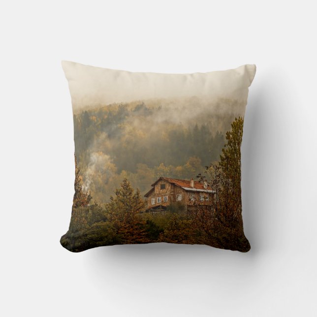 Coussin Maison en bois de la forêt : Scène tranquille (Recto)