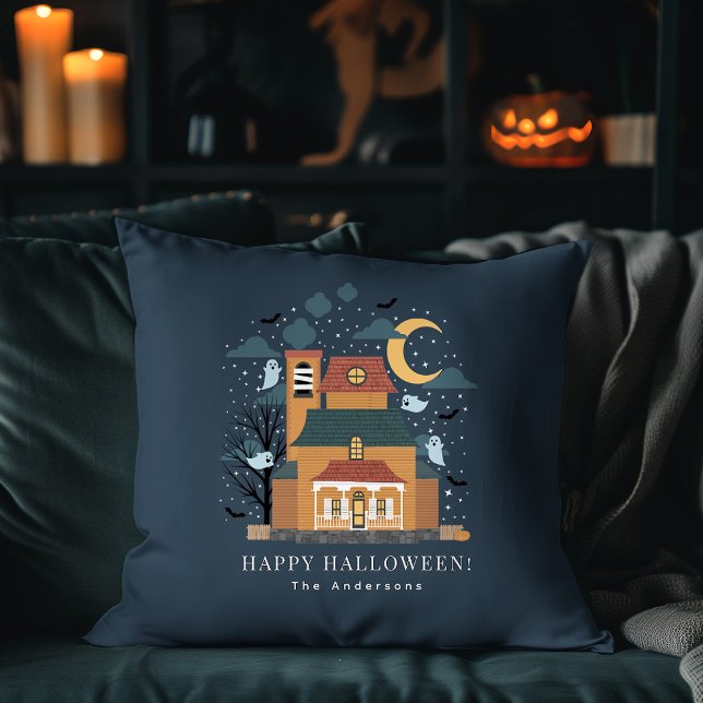 Coussin Maison Hantée éffrayante Nom de famille Halloween  (Créateur téléchargé)