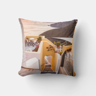 COUSSIN MAISON PRÈS DU CORPS D'EAU