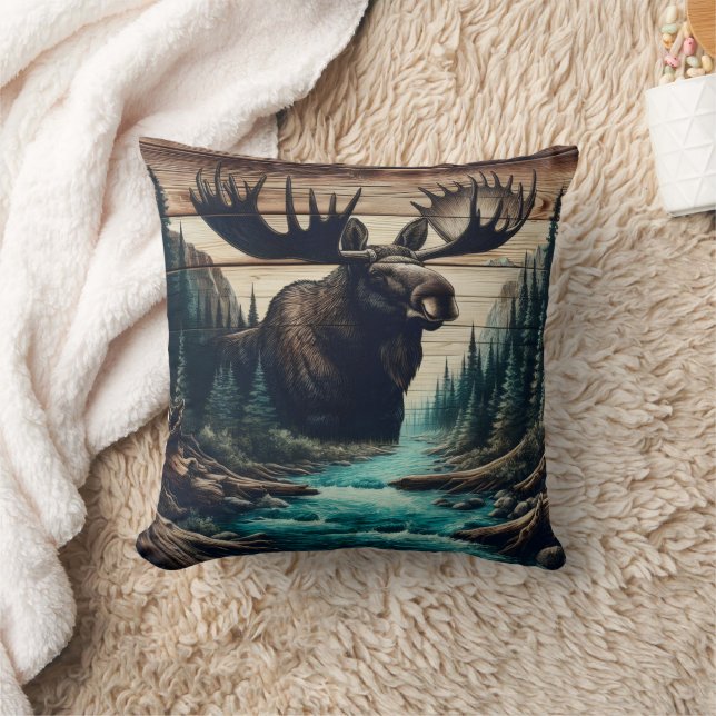 Coussin Majestic Moose surplombant le paysage de la rivièr (Couverture)