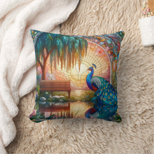 Coussin Majestic Peacock par Reflflexion Pond au coucher d
