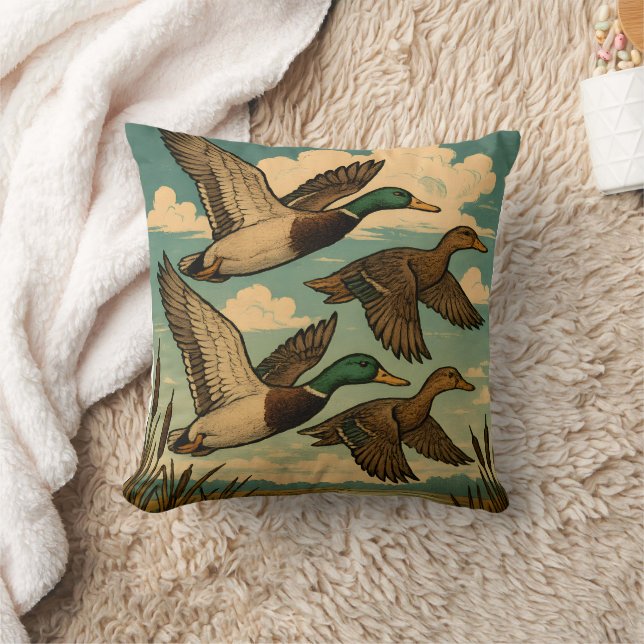 Coussin Mallard Ducks in Flight Wildlife Art (Couverture)