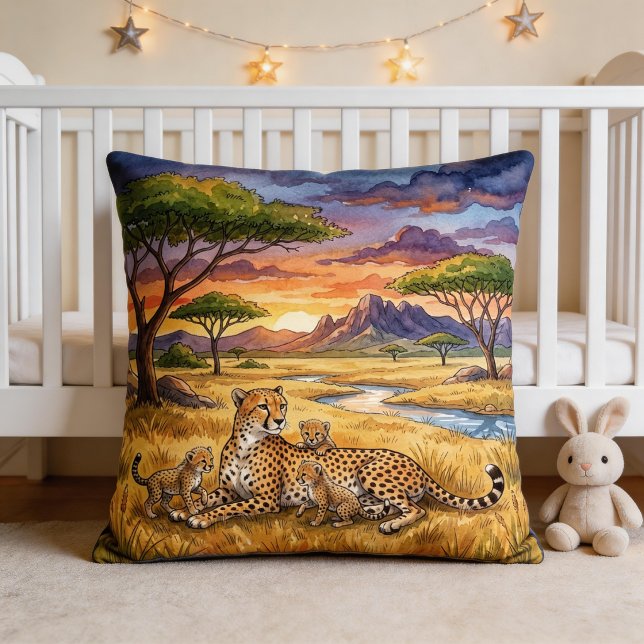 Coussin Maman guépard et ses petits, animaux de safari  (Créateur téléchargé)