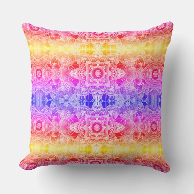 Coussin Mandala arabesque en violet, jaune et rose (Recto)