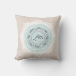 Coussin Mandala dauphins bleu pâle taupe côtier