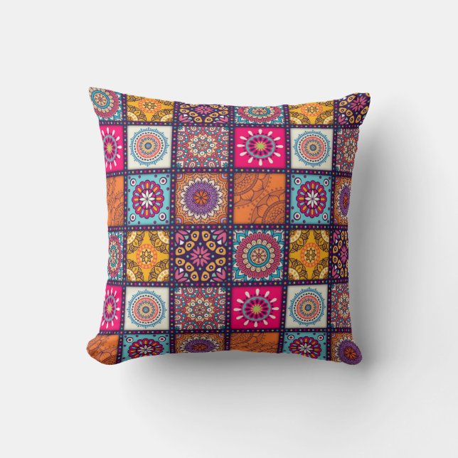 Coussin Mandala marocain motif ethnique coloré (Recto)