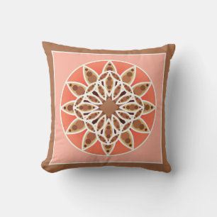 Coussin Mandala motif en chocolat, caramel et corail