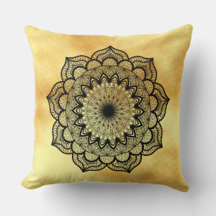 Coussin Mandala noir sur fond or doux