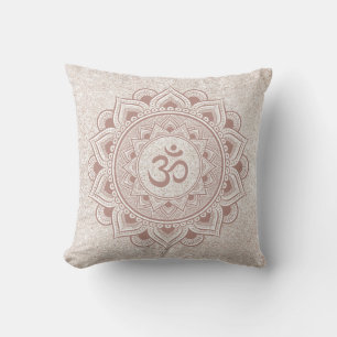 Coussin Mandala Om Yoga Harmony Girl Modern Yogi Studio