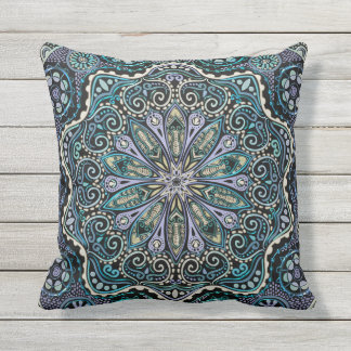 Coussin Mandala pourpre frais de Boho de Nouveau-Âge de