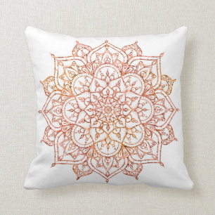 Coussin Mandala rose et orange sur Glam Beauty blanc