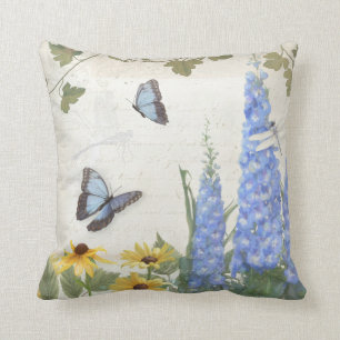 Coussin Manuscrit vintage de papillon de delphinium de