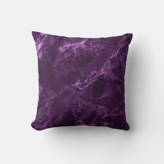 Coussin Marbre violet foncé : texture luxueuse.