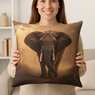Coussin Marche majestueuse : Elephant dans la forêt de Mis
