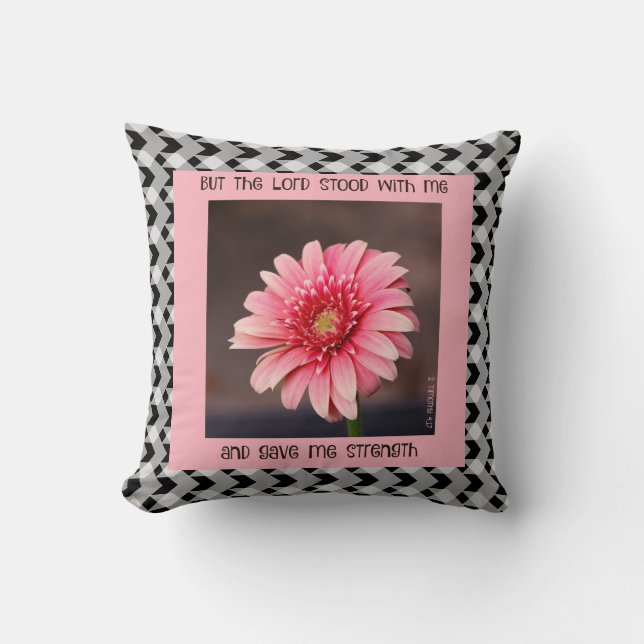 Coussin Marguerite rose sur le guingan de B&W, avec le (Recto)