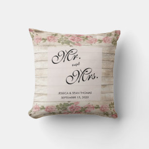 Coussin Mariage aux Roses Rustiques sur Bois
