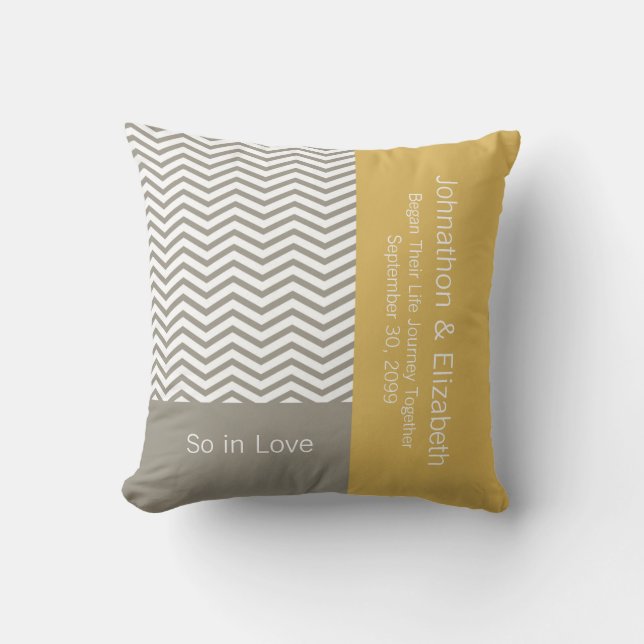 Coussin Mariage commémoratif chic gris et blanc de Chevron (Recto)