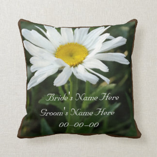 Coussin Mariage marguerrier blanc personnalisé avec nom