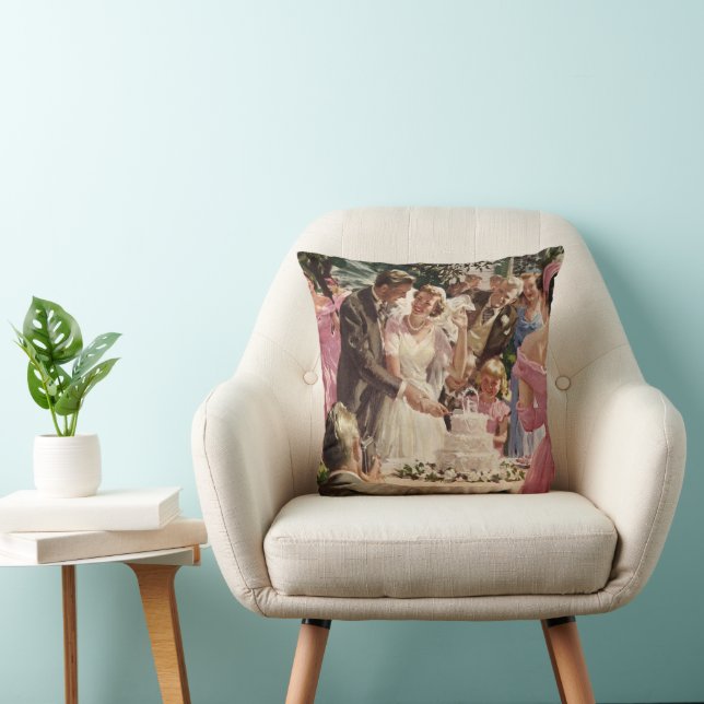Coussin Mariés de mariage vintage coupent le gâteau (Chaise)