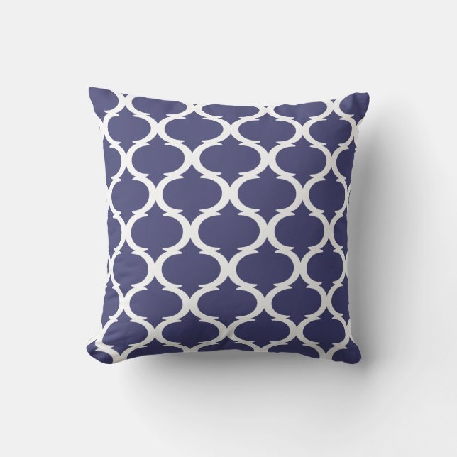 Coussin Marine Blue White Lake House Quatrefoil marocain (Recto)