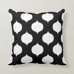 Coussin marocain de motif de treillis en noir et