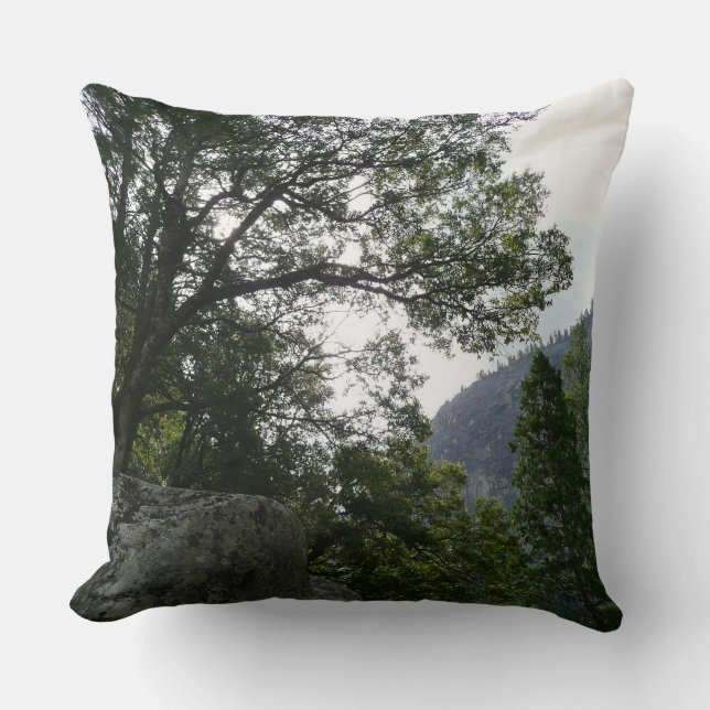 Coussin Matin sur le sentier menant à Vernal Falls dans Yo (Recto)