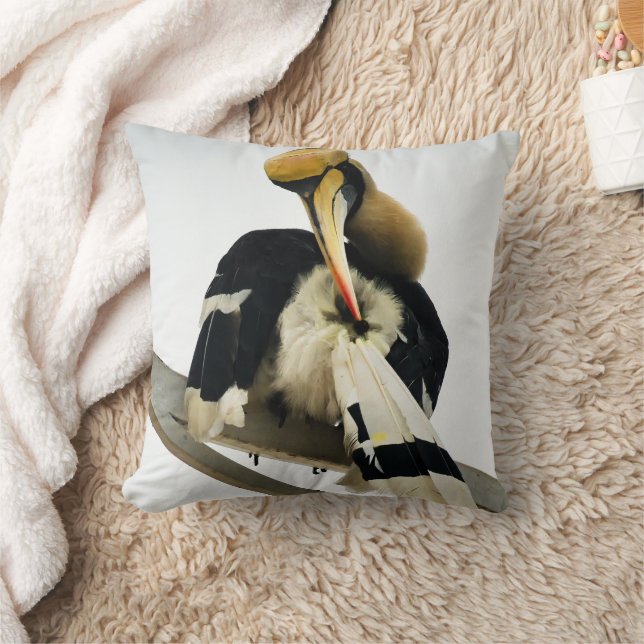 Coussin Meeting with the Great Hornbill:Icon of Phnom Penh (Couverture)